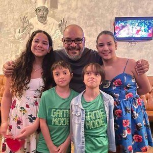 Meet your Posher, Enrique